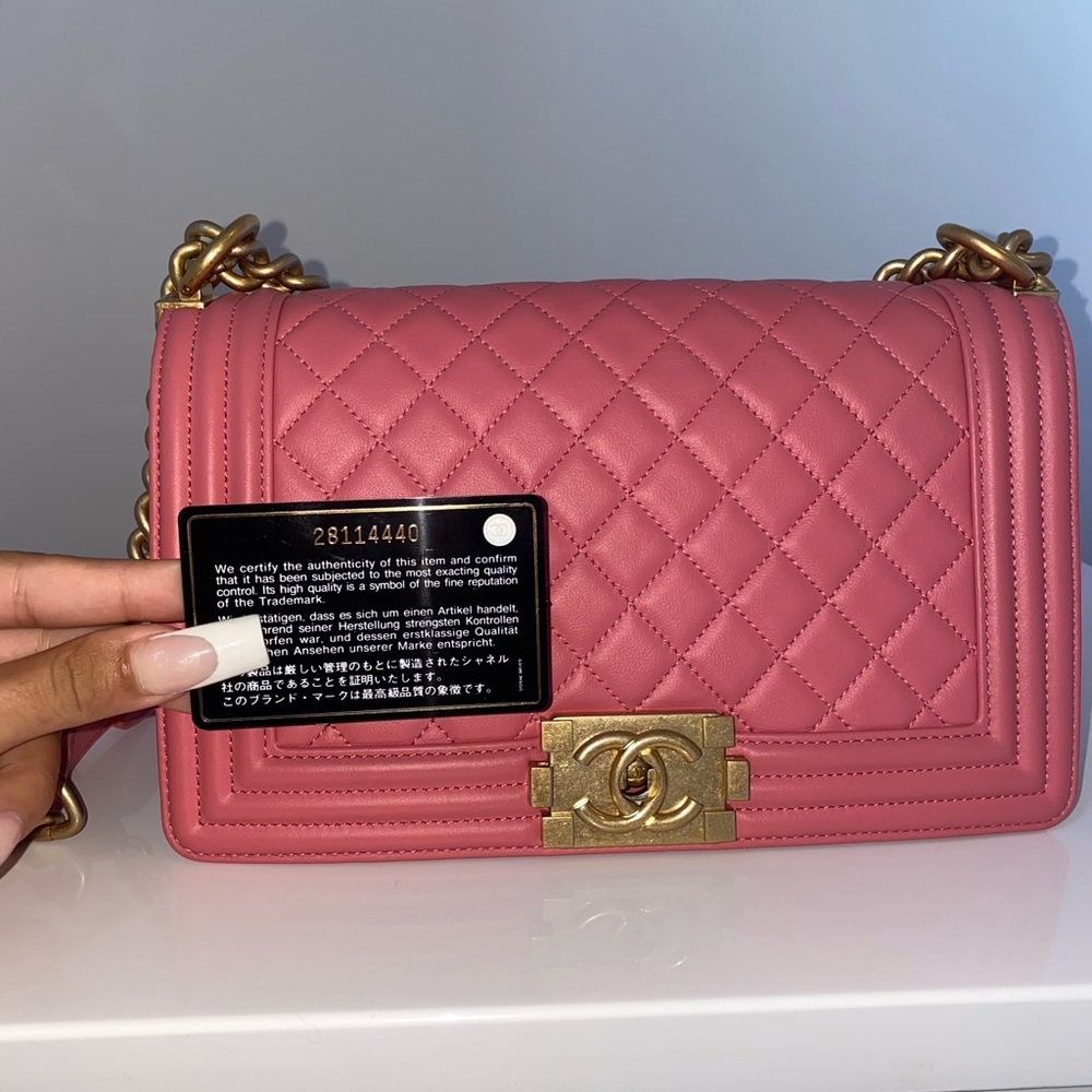 PINK CHANEL BOY BAG IN GREAT CONDITION NO MARKS AUTHENTIC💕